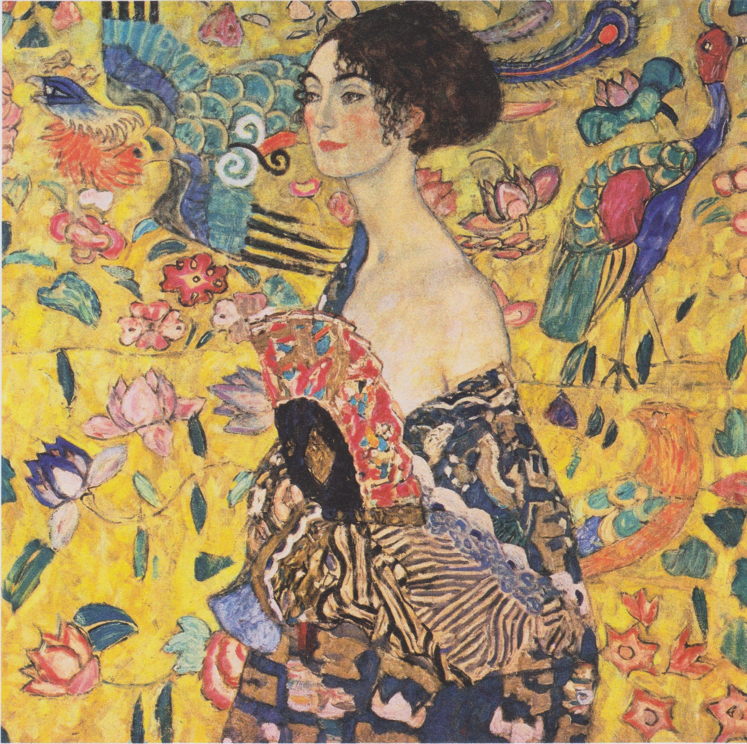 Dame met waaier (Klimt) aan de muur in een interieur